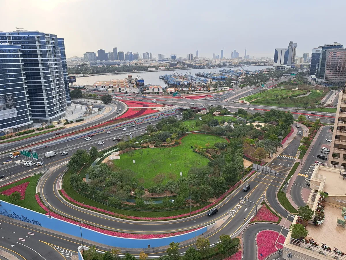 Skupina Slovencev v soboto že letela proti Ljubljani, ko so morali obrniti in se vrniti v Dubaj