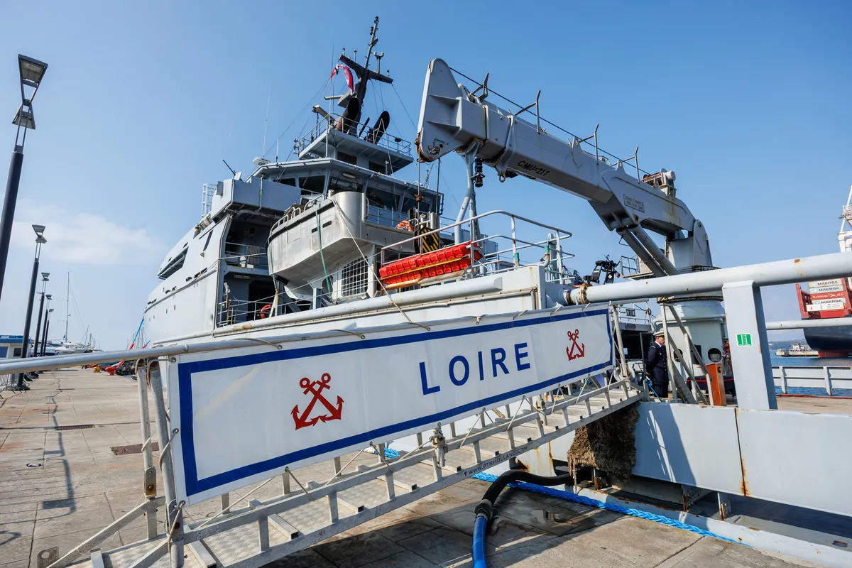 V Kopru francoska vojaška ladja, slovenski kapitan prejel odlikovanje