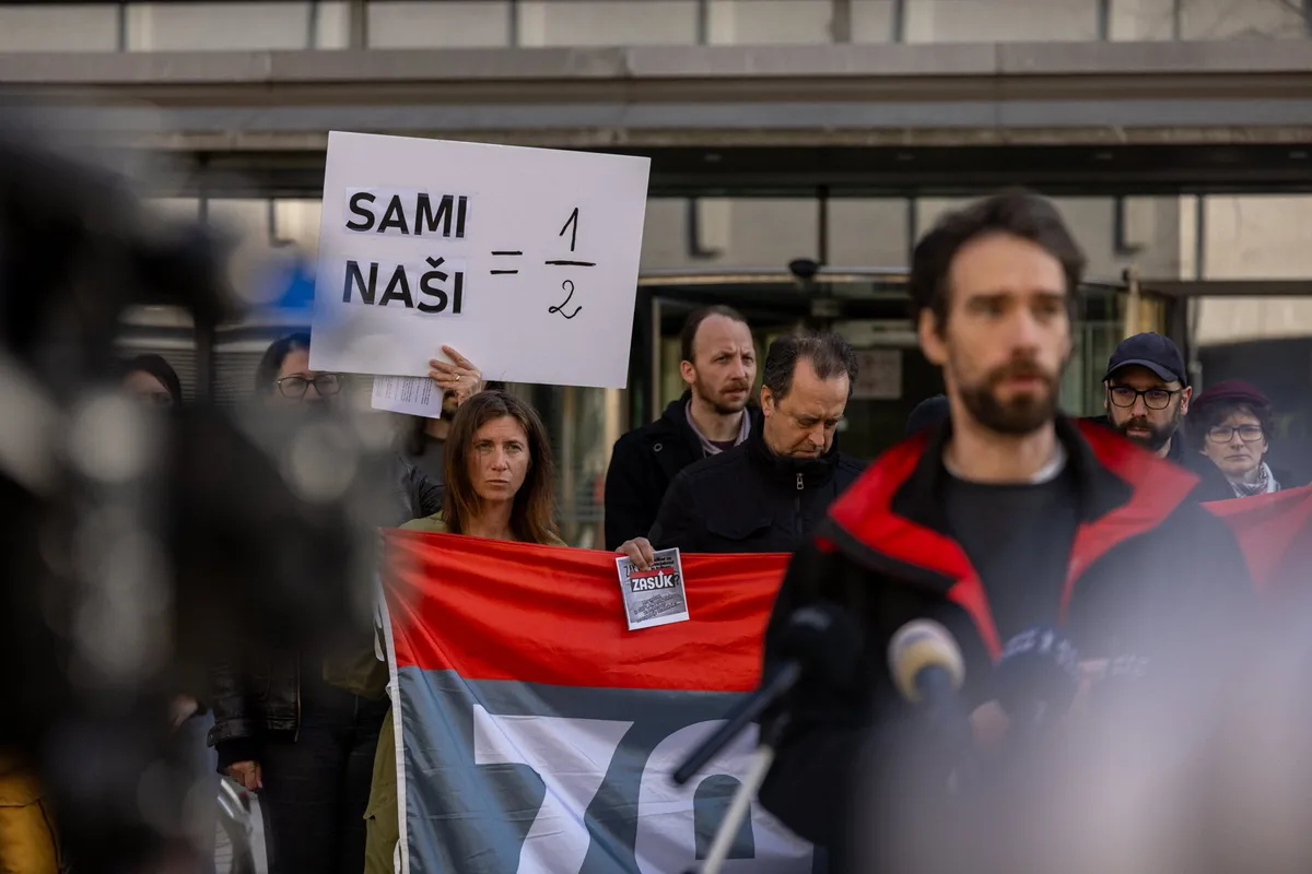 Sindikati opozarjajo na "nelegalno prakso" RTV Slovenija