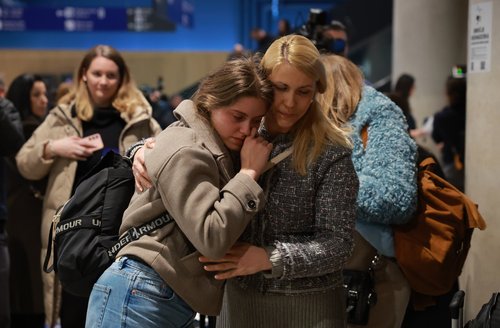 Brnik, prihodi, evakuacija, Oman