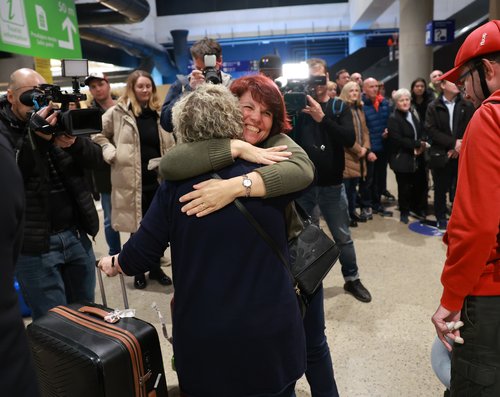 Brnik, prihodi, evakuacija, Oman