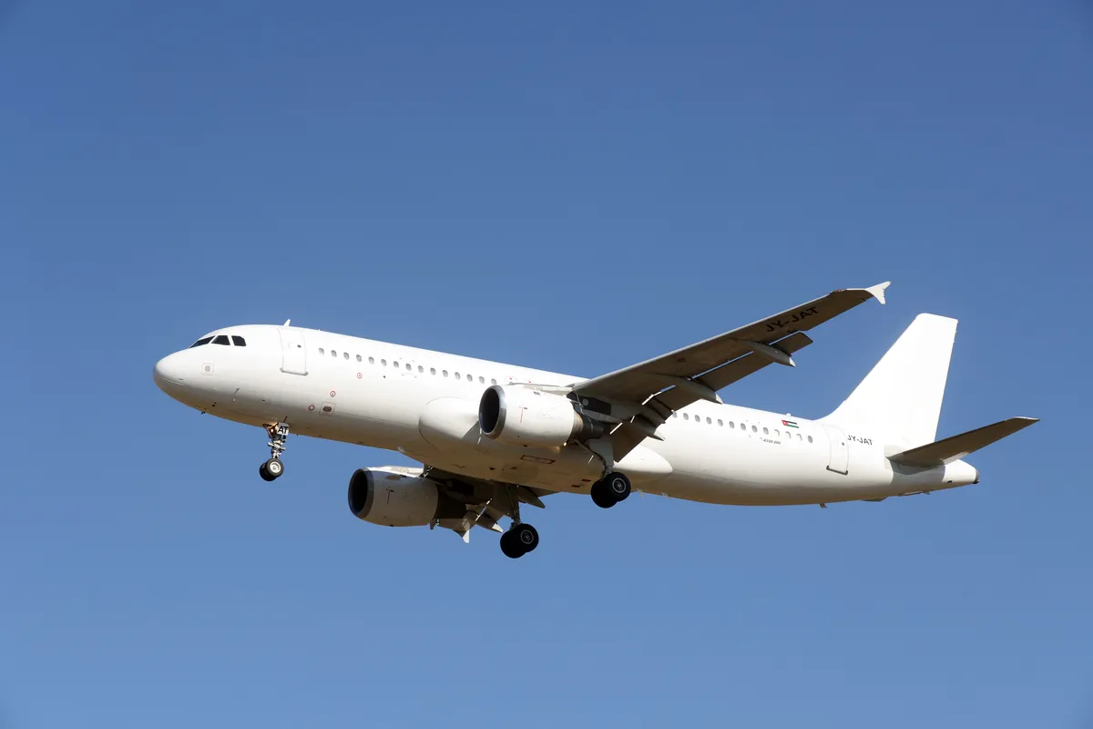 Zunanje ministrstvo Slovencem pomaga priti domov tudi iz držav, kjer ni vojne