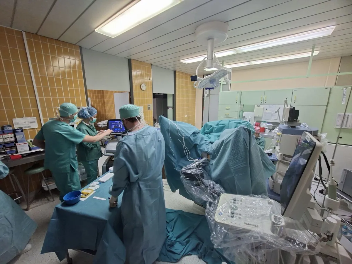 V UKC Maribor prvi v Sloveniji uvedli minimalno invazivno zdravljenje raka prostate