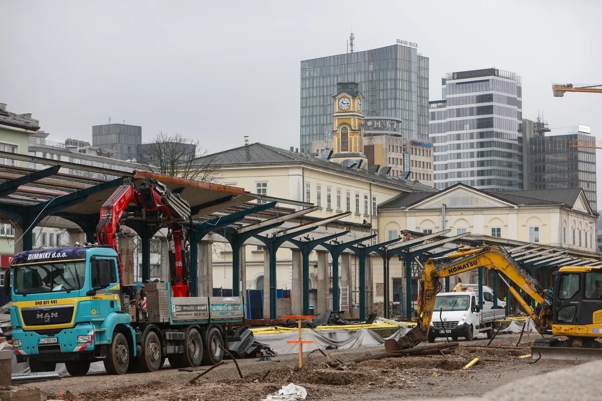 Zaradi del bo do ponedeljka zaprt osrednji del ljubljanske železniške postaje