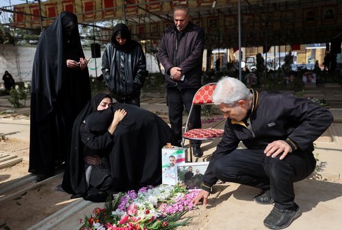 Pogreb žrtev ameriško-izraelskega napada