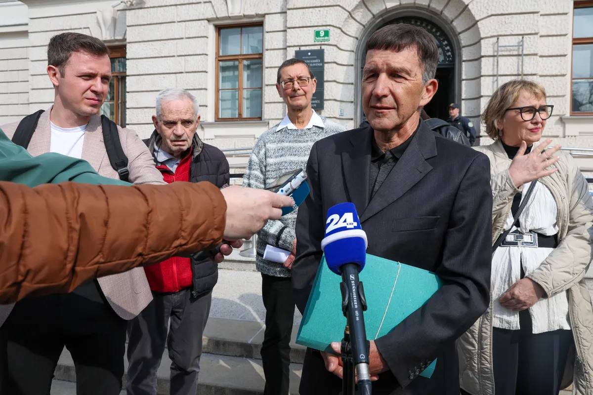 Sodba o referendumu o pomoči pri prostovoljnem končanju življenja predvidoma v 14 dneh