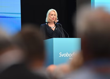 Na posnetkih domnevnih pogovorov tudi o plačilih Urški Klakočar Zupančič: "Laž, popolna izmišljotina"