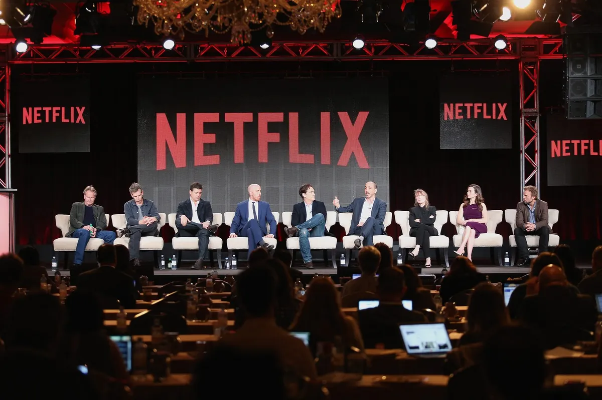 Netflixova serija, ki gledalcem krade spanec: "Tako dobra, da je ne moreš nehati gledati"