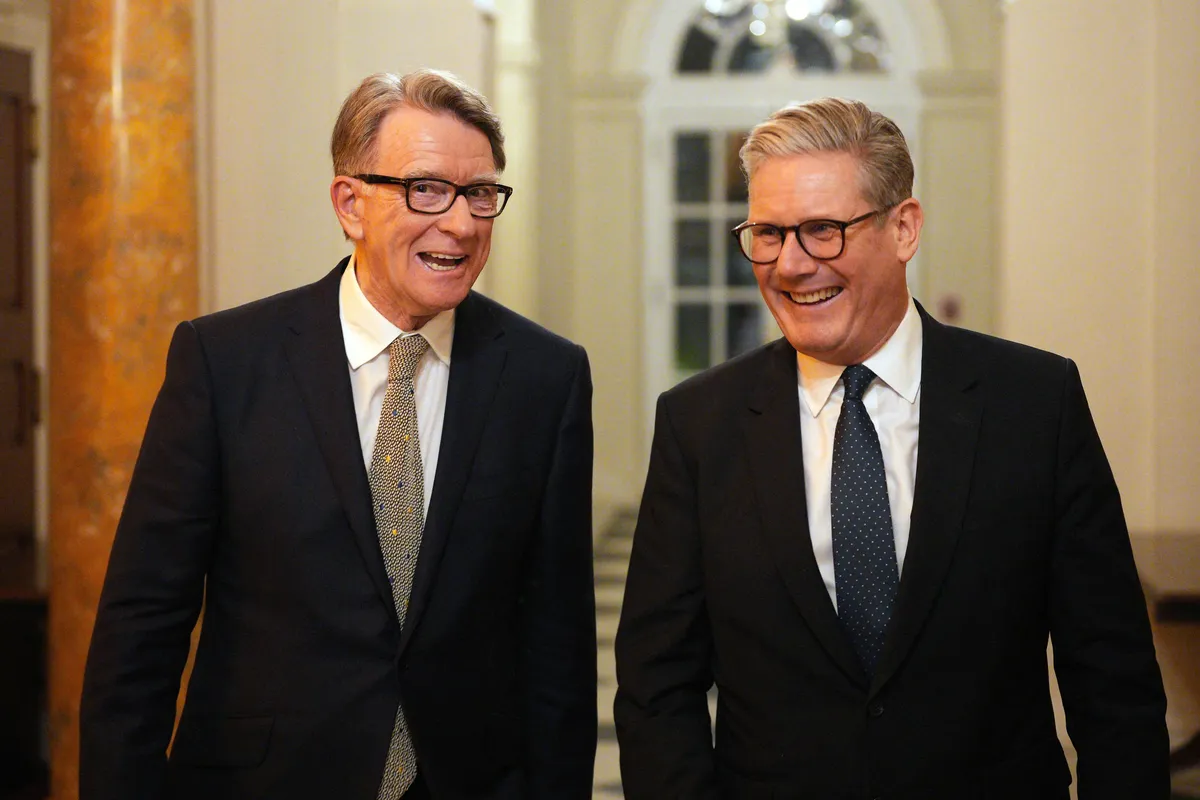 Britanski premier Starmer prejel opozorila zaradi Mandelsonovih povezav z Epsteinom