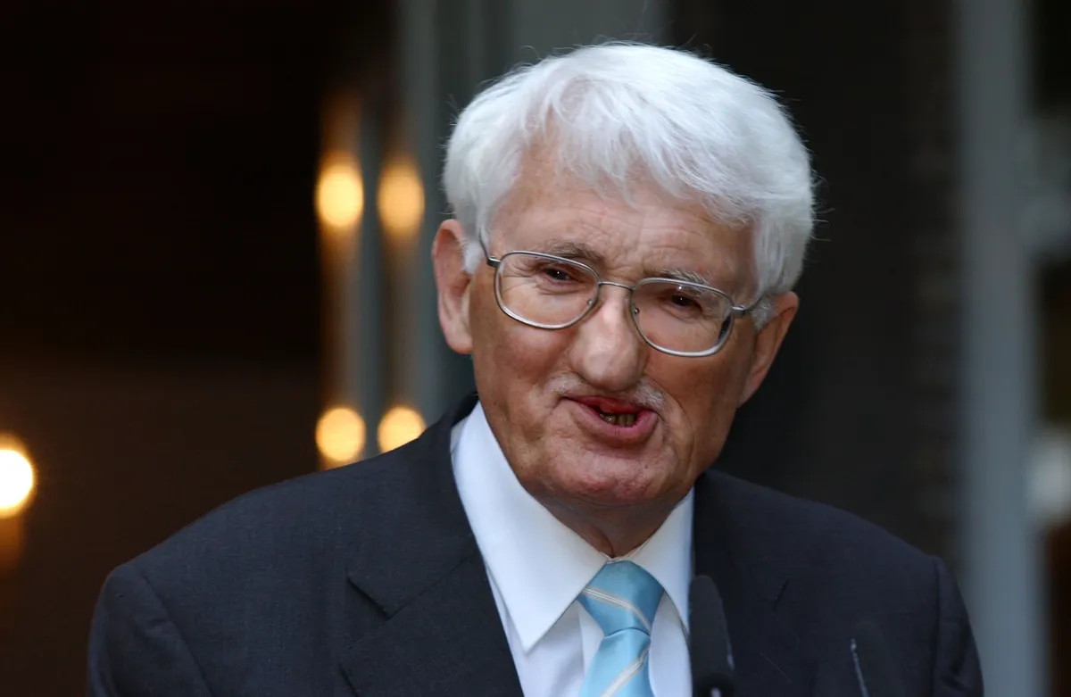 V 97. letu starosti umrl nemški filozof, politolog in sociolog Jürgen Habermas