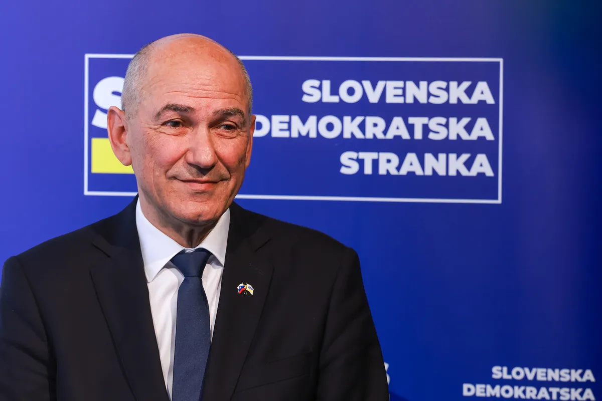 Prvi odziv Janeza Janše: "Sova ali Parasova ima na Trstenjakovi konspirativko"