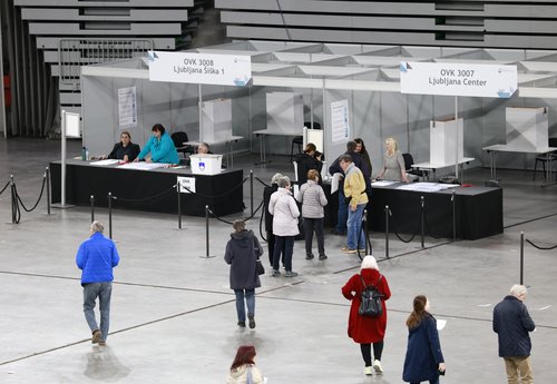 Predčasno glasovanje za volivce z območja Uprave enote Ljubljana