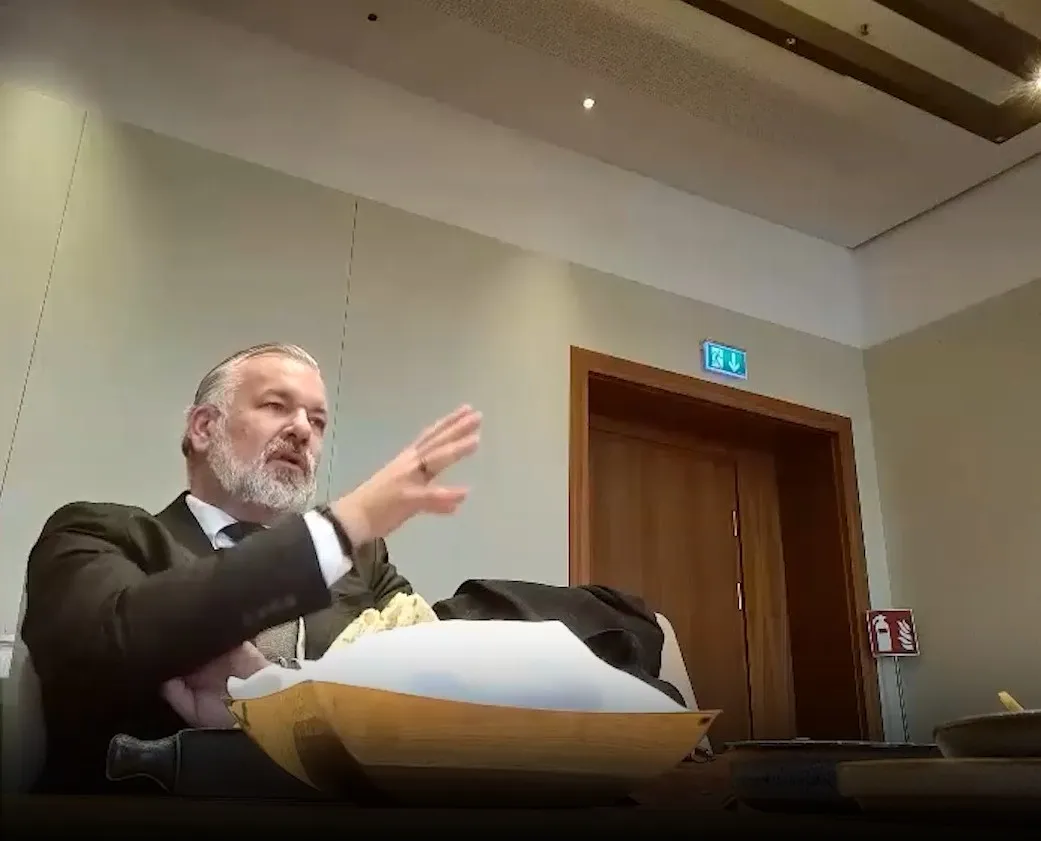 Po več dneh premora objavljeni novi posnetki, v past naj bi se ujel odvetnik in nekdanji nadzornik Darsa Jože Oberstar