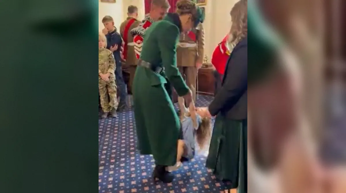 Deklica skočila na Kate Middleton, njen odziv je navdušil