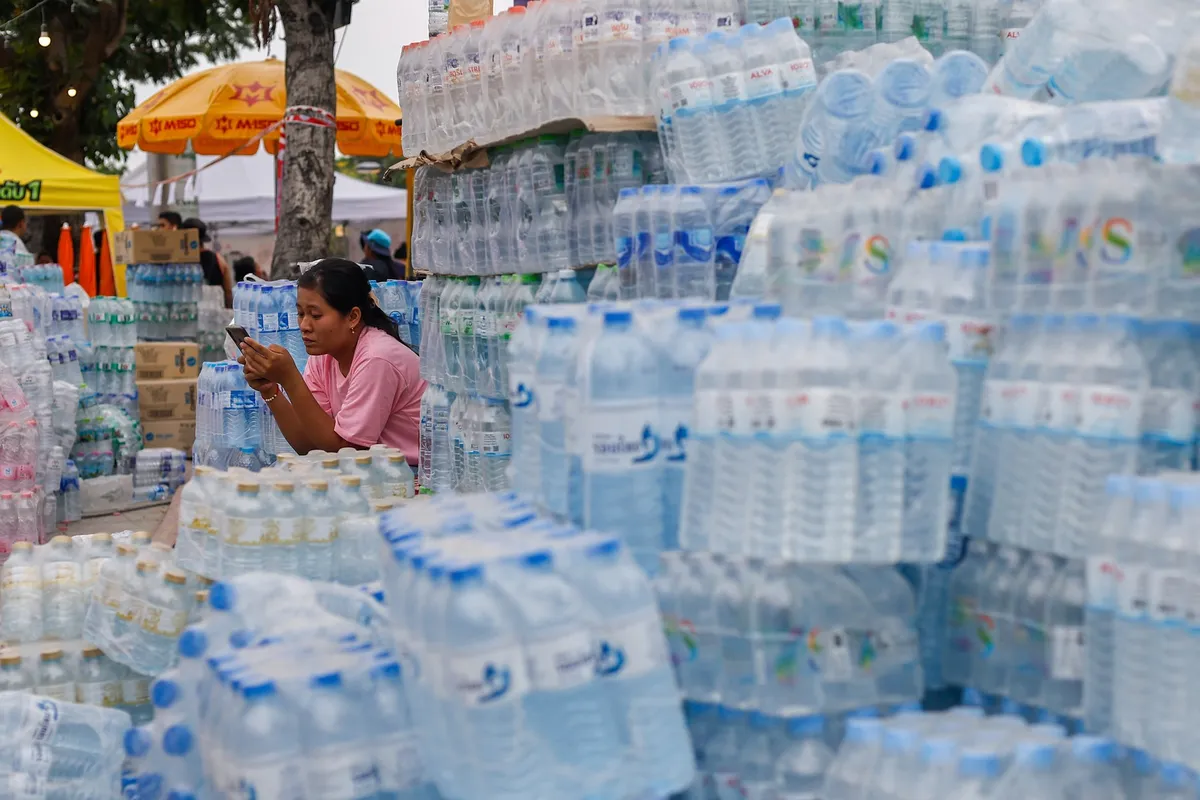 Velike težave za Indijo: zaradi vojne v Iranu se je podražila pitna voda