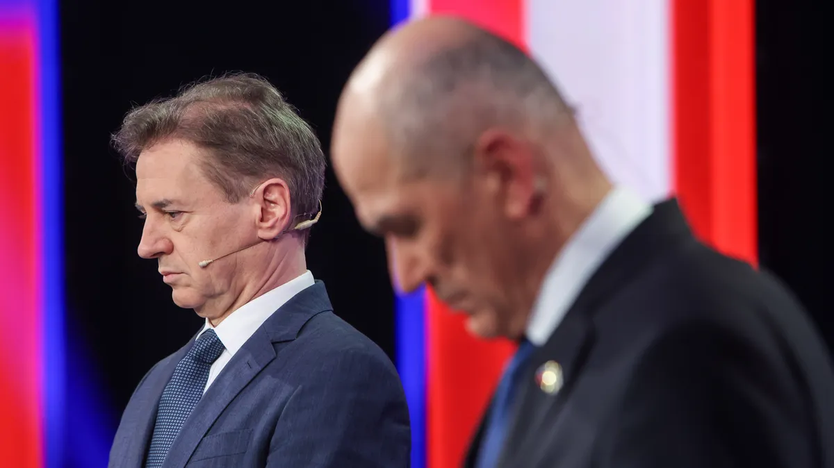 Svoboda o Janševi novinarski konferenci: "Učbeniški primer delovanja populistične desnice"