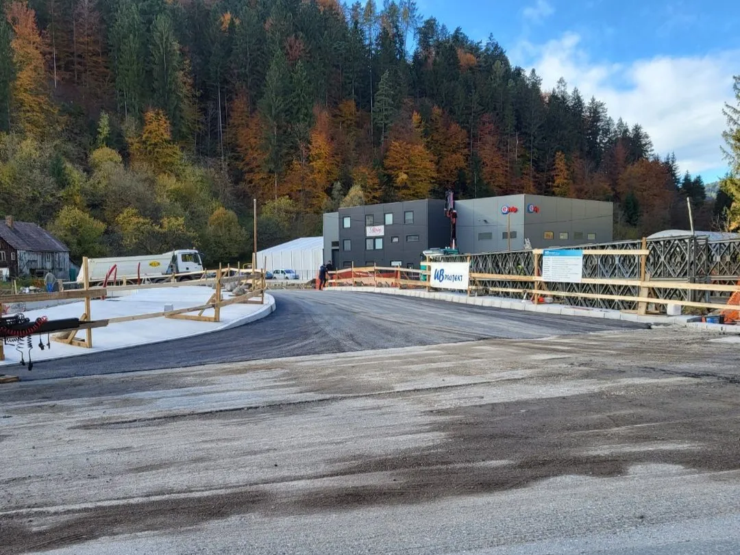 Na Prevaljah odpirajo most pri Petrolu, most proti Lešam naj bi zgradili še letos