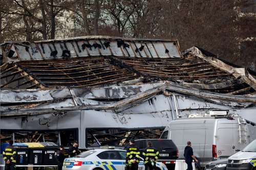 Na Češkem je v industrijskem parku v Pardubicah izbruhnil požar