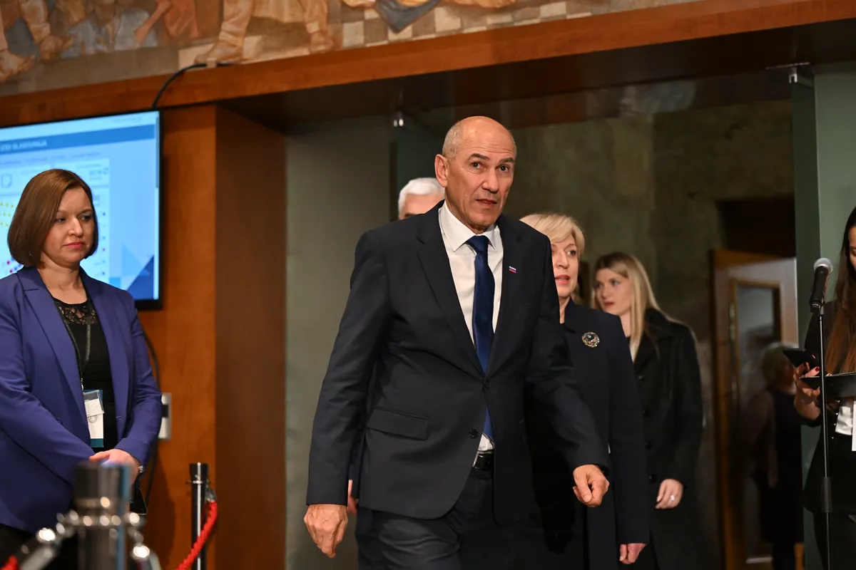 Kaj po nedeljskih volitvah načrtuje Janez Janša?