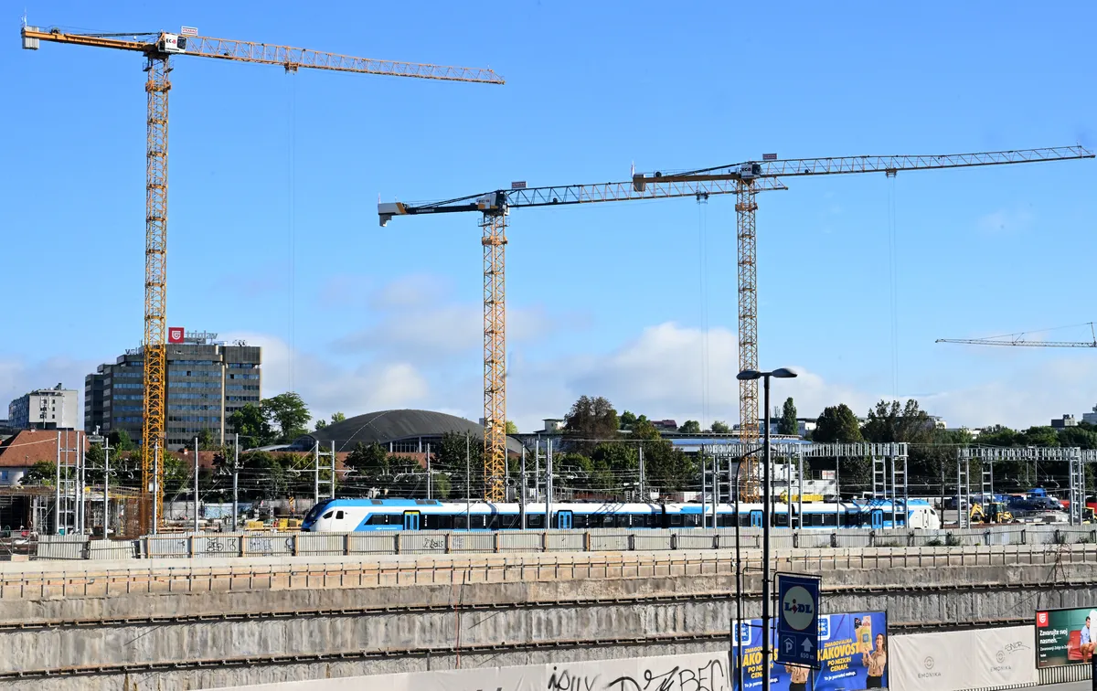 Kmalu nova zapora v središču Ljubljane: promet bo močno oviran, pretočnost pa zmanjšana