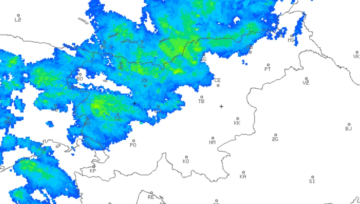 Hladna fronta zajela Slovenijo: poglejte, kje so padavine najmočnejše