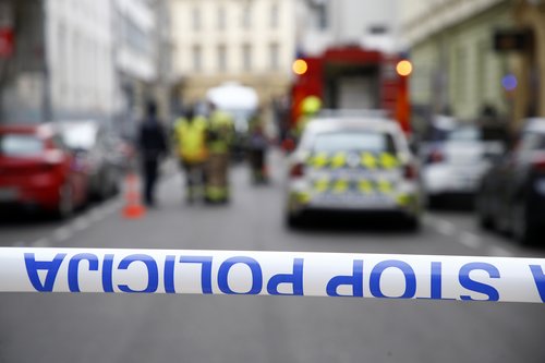 policija, policijski trak, policijski avto, gasilci