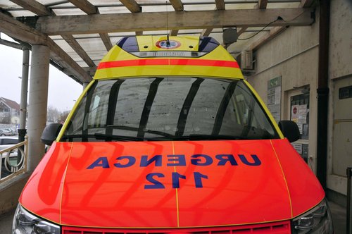 reševalci, reševalno vozilo, rešilec