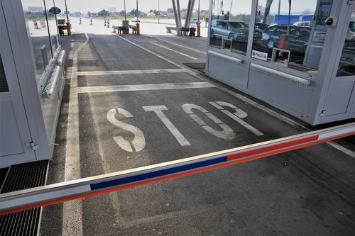 Mejni prehod Obrežje, hrvaška meja, tihotapci