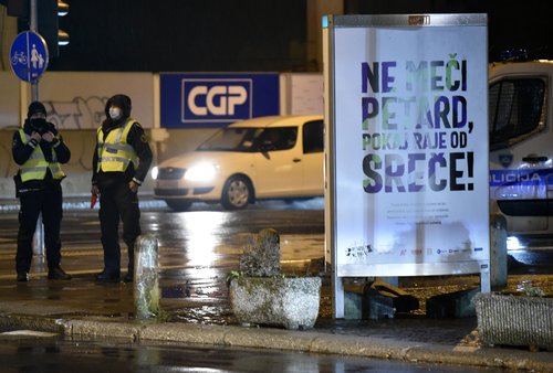 Policista plakat Ne meči petard