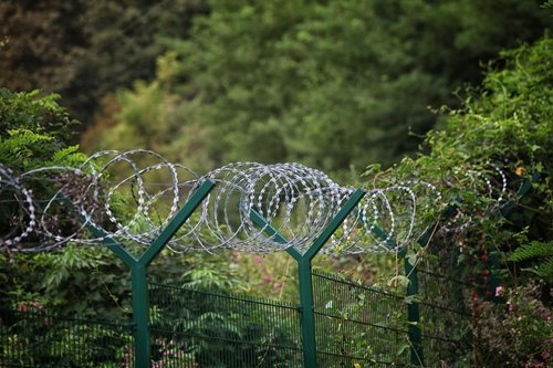 Ograja na meji s Hrvaško