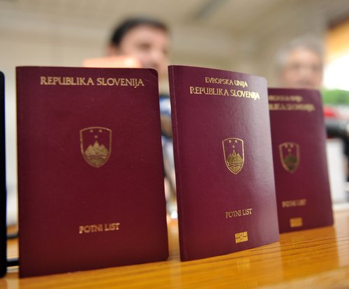 COLJA VUCKO LOGOFETOV PREDSTAVITEV BIOMETRICNEGA POTNEGA LISTA DRUGE GENERACIJE