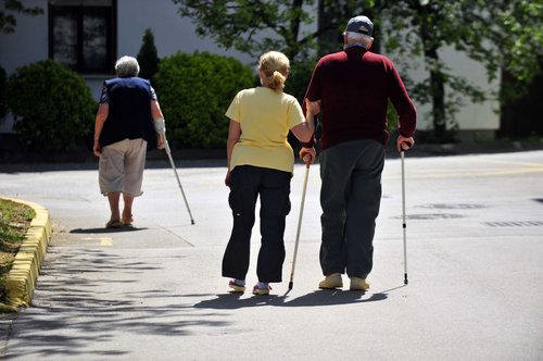 Dom starejih obèanov kofja loka