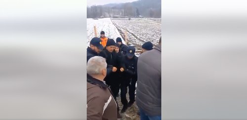 policija,kanal,c0,ježica,ljubljana,kanalizacija,protest