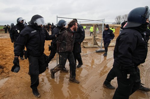 German police clash with activists in showdown over coal mine expansion in Luetzerath