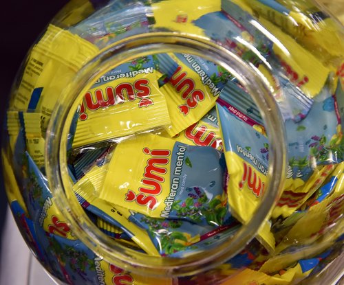 šumi,bonbon,zvečilni,sladkarije,cuker,sladkor