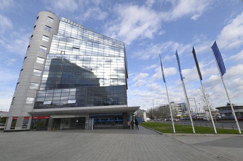 Stavba sedež Modra Zavarovalnica Kapitalska družba Gen I SBC