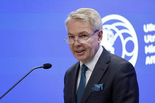 Pekka Haavisto, Finska