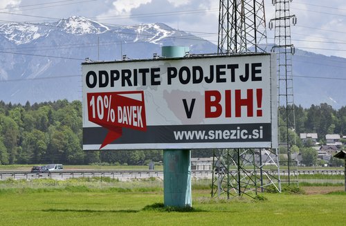 Reklamni,pano,oglaševanje,rok,snežič,davki