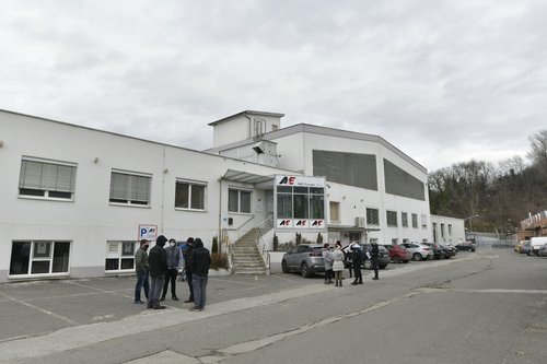 Stavka ae europe, tovarna sukancev