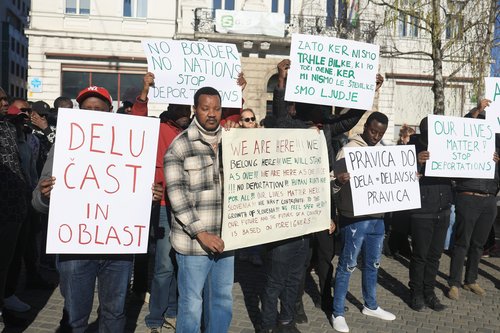 Protestni shod, prosilci za azil