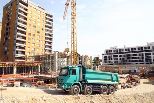 Bellevue Living,gradbeništvo,nepremičnine,gradnja,zidar,delavec,tovornjak,žerjav,gradbišče