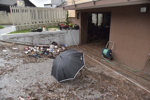 Poplave po nalivih v okolici Medvod.