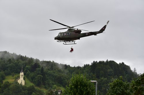 helikopter, Škofja Loka, poplave, reševanje
