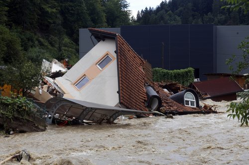 uničenje, poplave, meža, prevalje, družina fužir