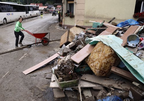 Saniranje posledic katastrofalne poplave.