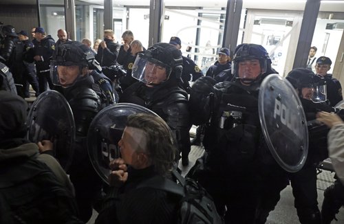 Rog, center rog, protest, otvoritev