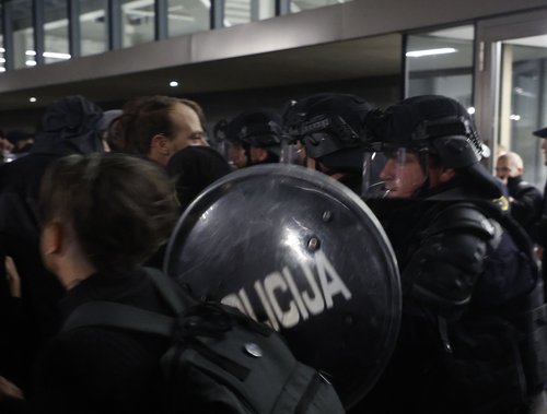 Rog, center rog, protest, otvoritev