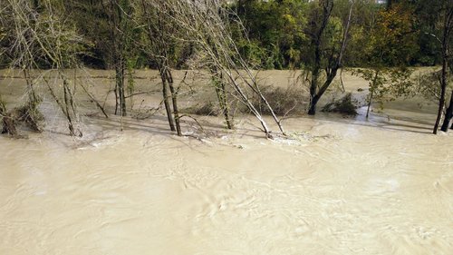 Velik pretok reke Sore pri Medvodah
