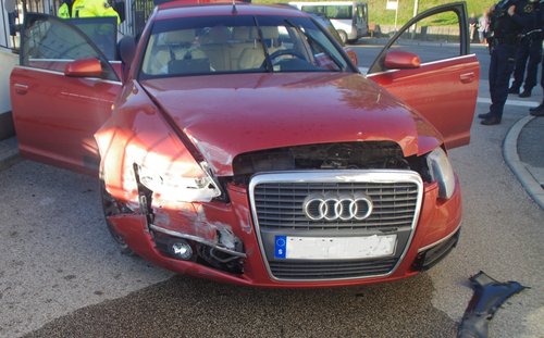 avtomobil, nesreča, tihotapljene beguncev