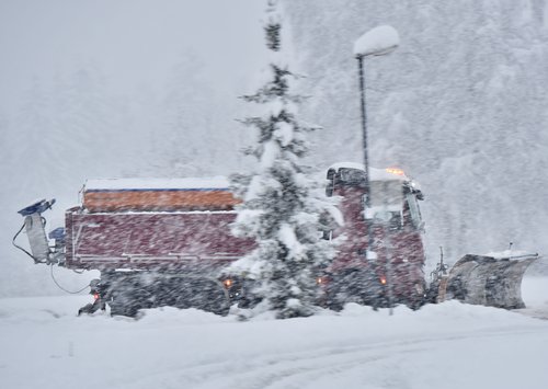 Zima zimsko jutro promet narava sneg
